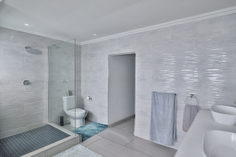 4 Bedroom Property for Sale in WestLake Country Safari Estate North West